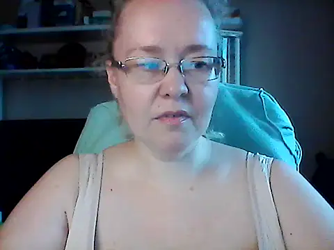 Snapshot of Viola27 chatting on 06.29.26 Viola27 online show from 06.29.26