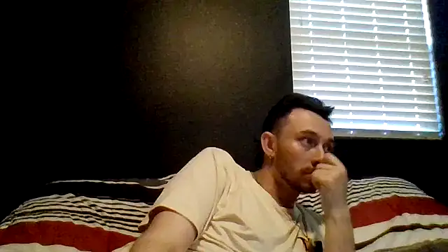Snapshot of Mikecloudyhawk chatting on 06.20.26 Mikecloudyhawk online show from 06.20.26