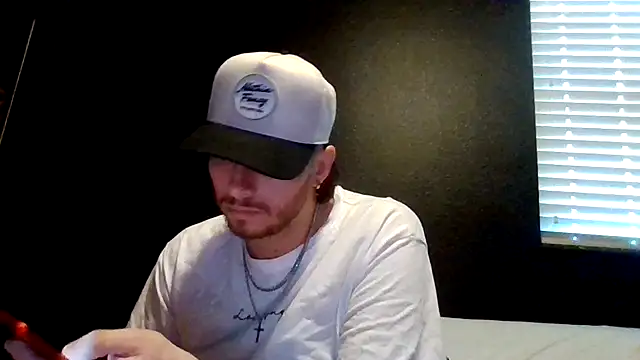 Snapshot of Mikecloudyhawk chatting on 06.22.26 Mikecloudyhawk online show from 06.22.26