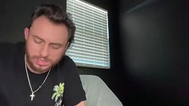 Snapshot of Mikecloudyhawk chatting on 07.23.26 Mikecloudyhawk online show from 07.23.26
