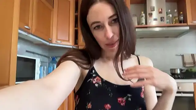 Flamingo Queen online show from 06.13.26