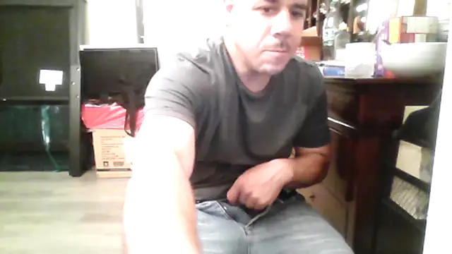 Snapshot of toosexy4myshirt chatting on 07.08.26 toosexy4myshirt online show from 07.08.26