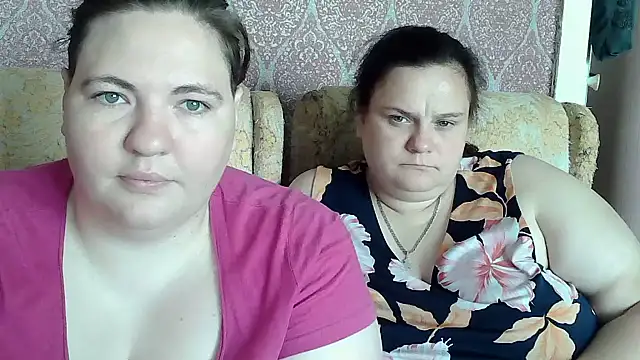 Snapshot of TiaMason chatting on 06.16.26 TiaMason online show from 06.16.26