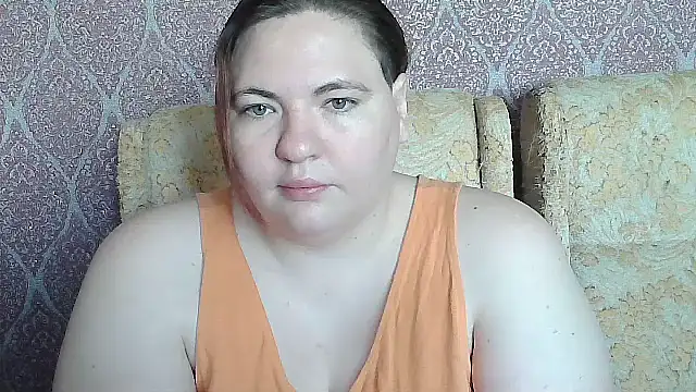 Snapshot of TiaMason chatting on 06.19.26 TiaMason online show from 06.19.26