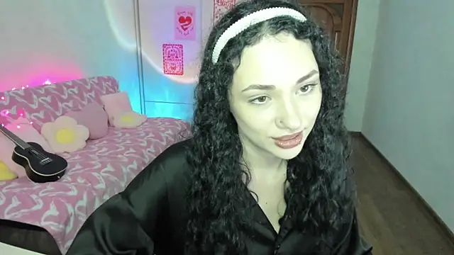 Snapshot of elisskriter chatting on 06.23.26 elisskriter online show from 06.23.26