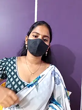 Clara-Lilly online show from 06.12.26