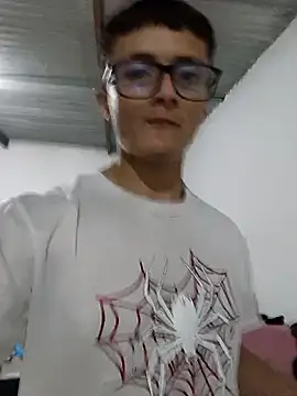 Snapshot of Davitfitnosuke chatting on 06.13.26 Davitfitnosuke online show from 06.13.26