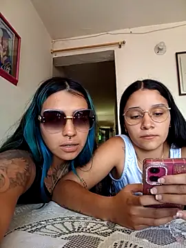 Snapshot of Greicy_and_sky chatting on 06.12.26 Greicy and sky online show from 06.12.26