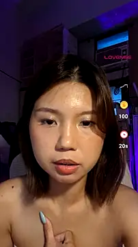 Snapshot of urgrl_portia chatting on 07.19.26 urgrl portia online show from 07.19.26