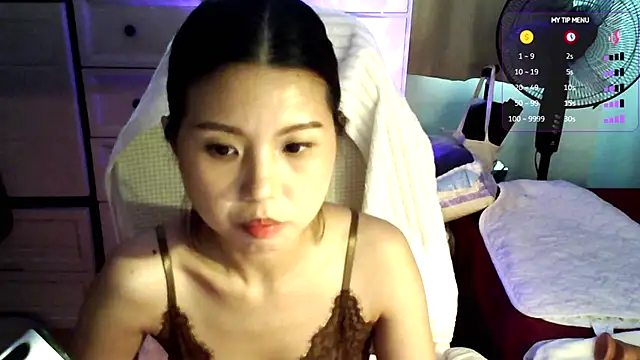 Snapshot of urgrl_portia chatting on 07.22.26 urgrl portia online show from 07.22.26