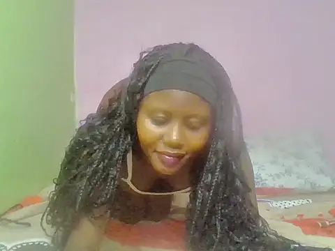 Snapshot of cute_bee chatting on 06.15.26 cute bee online show from 06.15.26