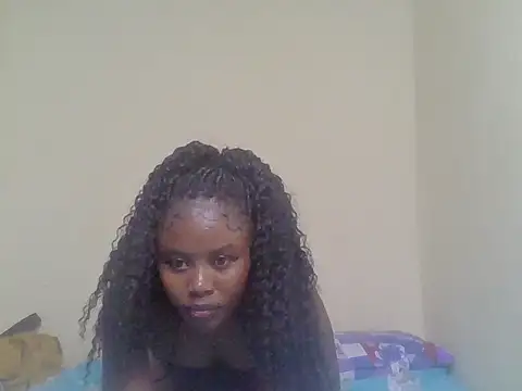Snapshot of cute_bee chatting on 07.16.26 cute bee online show from 07.16.26