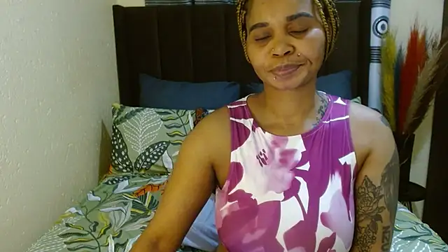 Snapshot of NaughtyLuux12 chatting on 07.23.26 NaughtyLuux12 online show from 07.23.26
