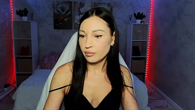 Snapshot of NikoleMills chatting on 06.12.26 NikoleMills online show from 06.12.26