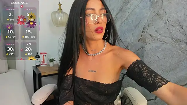 Snapshot of coonie_paige chatting on 06.18.26 coonie paige online show from 06.18.26