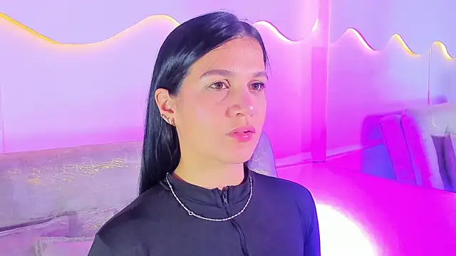 MiaHansson online show from 06.17.26