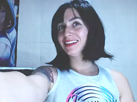 Snapshot of sweetiesquirt chatting on 06.20.26 sweetiesquirt online show from 06.20.26