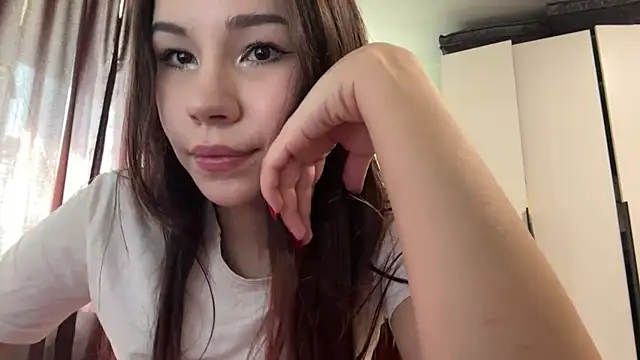 Snapshot of HotGirlMilla chatting on 06.30.26 HotGirlMilla online show from 06.30.26