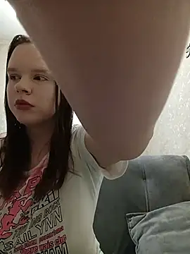 Snapshot of Sara_liss chatting on 06.17.26 Sara liss online show from 06.17.26