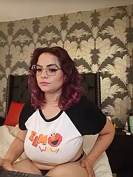 Snapshot of Aurora_Luxx chatting on 07.28.26 Aurora Luxx online show from 07.28.26