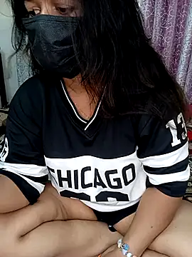 Snapshot of Gauri_Xx chatting on 07.27.26 Gauri Xx online show from 07.27.26