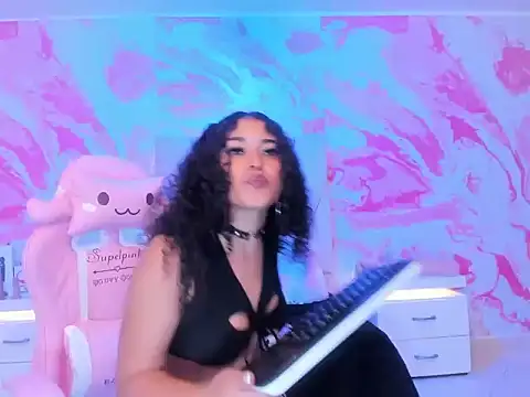 Snapshot of victoria_rosee1 chatting on 06.17.26 victoria rosee1 online show from 06.17.26