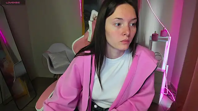 Snapshot of Eva_Leeee chatting on 06.28.26 Eva Leeee online show from 06.28.26