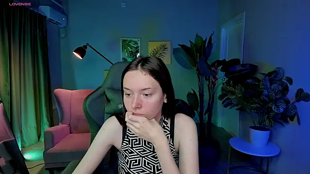 Snapshot of Eva_Leeee chatting on 07.03.26 Eva Leeee online show from 07.03.26