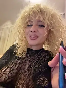 Snapshot of Khalee_syyy chatting on 06.23.26 Khalee syyy online show from 06.23.26