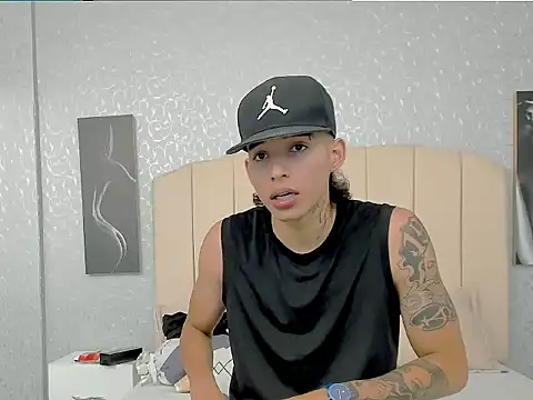 Snapshot of NoahThomson1 chatting on 06.13.26 NoahThomson1 online show from 06.13.26