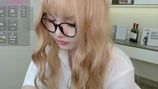 Snapshot of sakuraclover chatting on 06.20.26 sakuraclover online show from 06.20.26