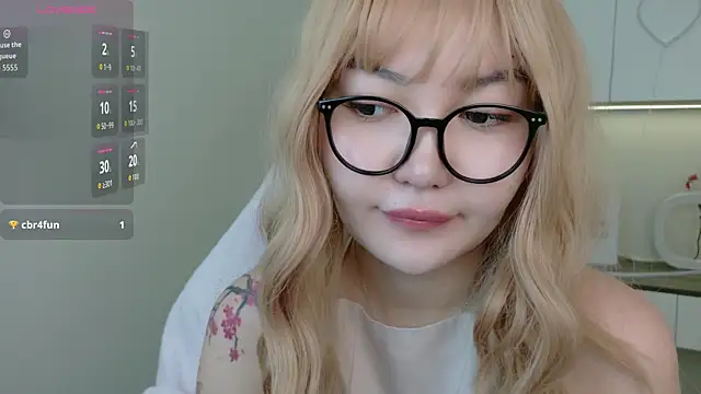 Snapshot of sakuraclover chatting on 06.22.26 sakuraclover online show from 06.22.26