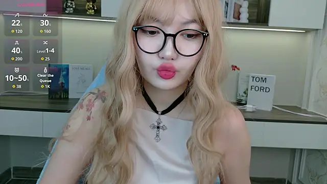 Snapshot of sakuraclover chatting on 06.28.26 sakuraclover online show from 06.28.26