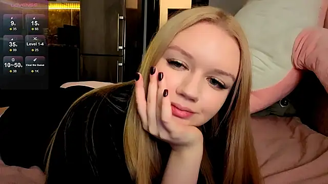 Snapshot of viyy chatting on 06.21.26 viyy online show from 06.21.26