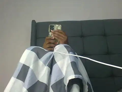 Snapshot of Black_prettty chatting on 07.12.26 Black prettty online show from 07.12.26
