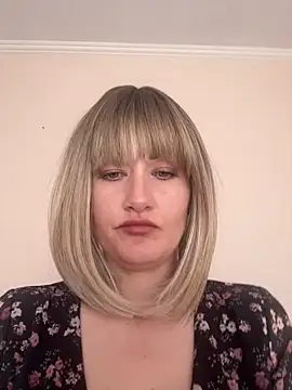 Snapshot of LunaFoxs chatting on 06.16.26 LunaFoxs online show from 06.16.26