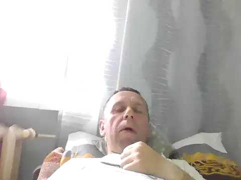 Snapshot of RafalekRozmarynowski81 chatting on 06.15.26 RafalekRozmarynowski81 online show from 06.15.26