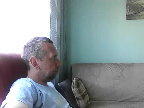 Snapshot of RafalekRozmarynowski81 chatting on 06.25.26 RafalekRozmarynowski81 online show from 06.25.26
