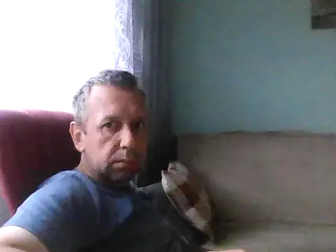 Snapshot of RafalekRozmarynowski81 chatting on 07.12.26 RafalekRozmarynowski81 online show from 07.12.26
