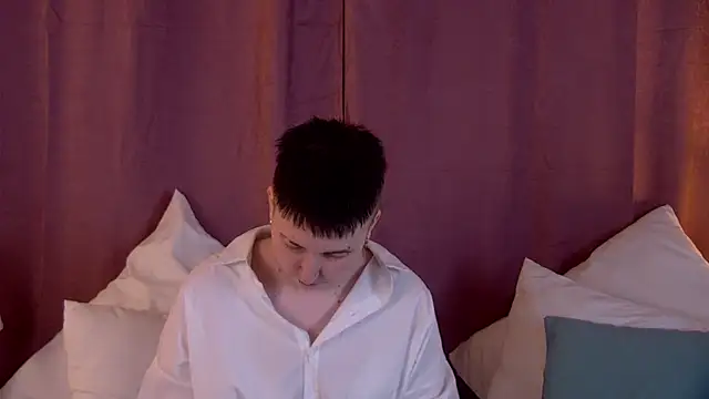 Snapshot of JeanDiamond chatting on 06.19.26 JeanDiamond online show from 06.19.26