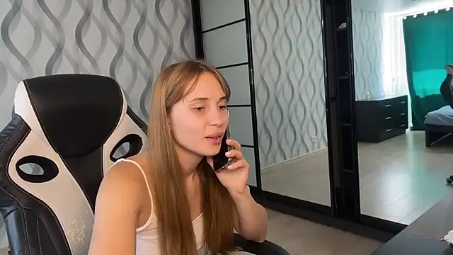 Miss Luna meow online show from 06.21.26