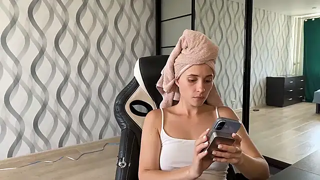 Miss Luna meow online show from 07.07.26