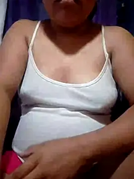 Snapshot of HotPussyPinay chatting on 07.17.26 HotPussyPinay online show from 07.17.26