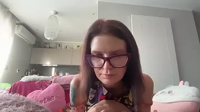 Snapshot of KittyKatKlub chatting on 06.15.26 KittyKatKlub online show from 06.15.26