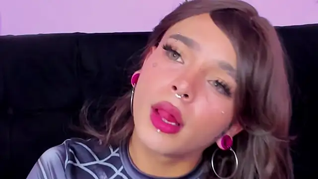 Snapshot of Makii_XOXO chatting on 07.17.26 Makii XOXO online show from 07.17.26