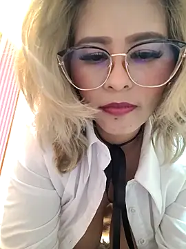 Snapshot of Rosse_depp chatting on 06.17.26 Rosse depp online show from 06.17.26