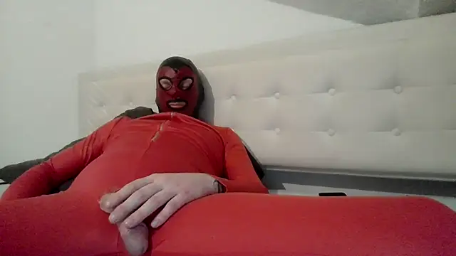 Snapshot of guccyros chatting on 07.26.26 guccyros online show from 07.26.26