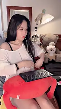 Snapshot of Rosane00 chatting on 06.19.26 Rosane00 online show from 06.19.26
