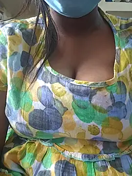 Snapshot of prethutamil chatting on 06.20.26 prethutamil online show from 06.20.26