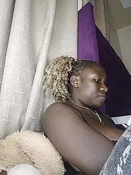 Snapshot of Sexxy_gettty chatting on 07.17.26 Sexxy gettty online show from 07.17.26